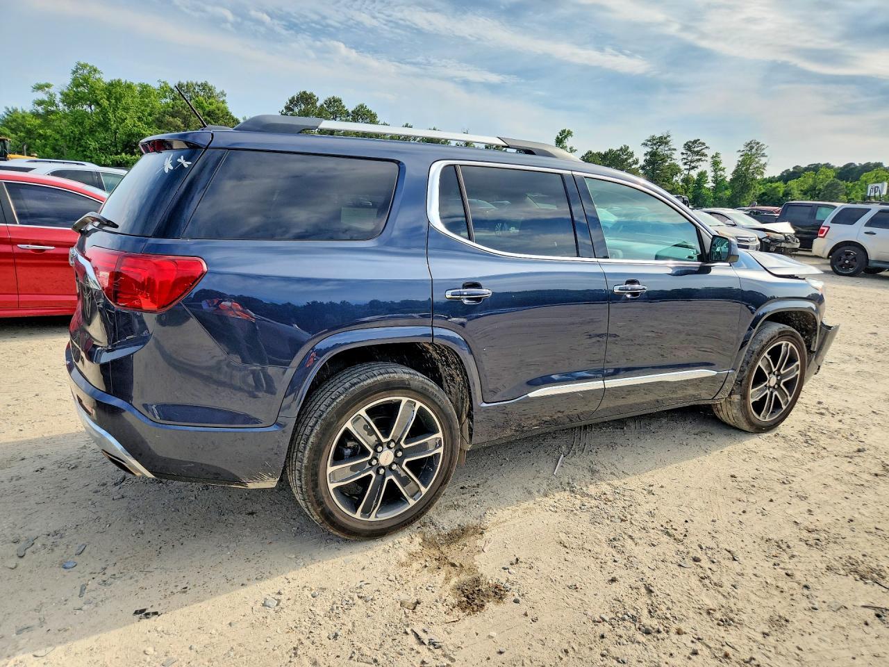 2019 GMC Acadia Denali - Фото 3