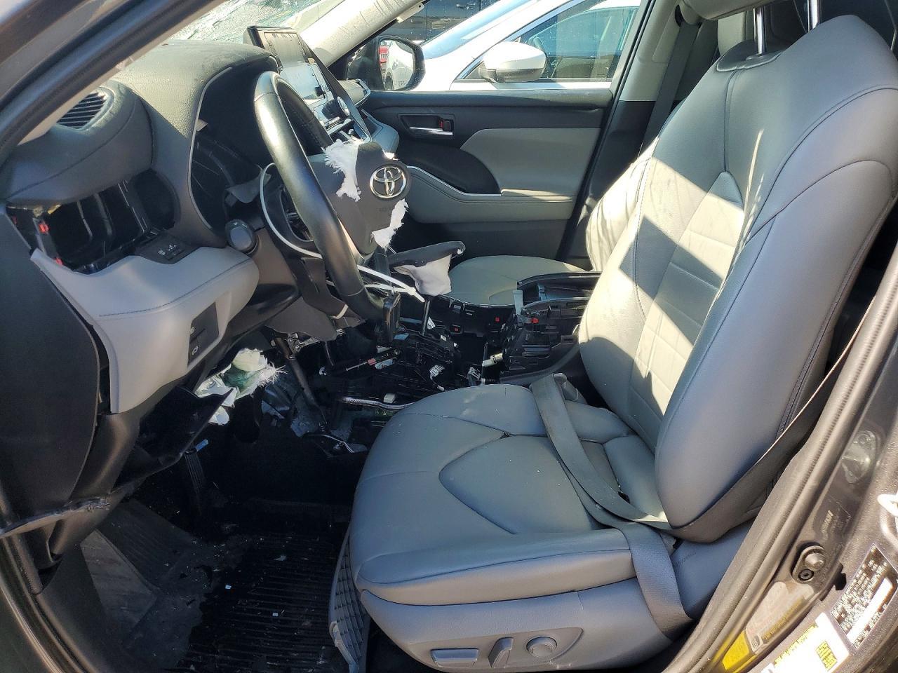 2021 Toyota Highlander Xle - Image 7