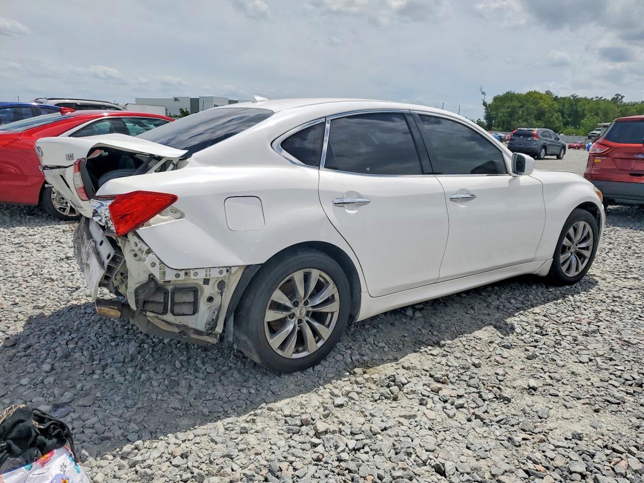 2011 Infiniti M37 Base - Image 3
