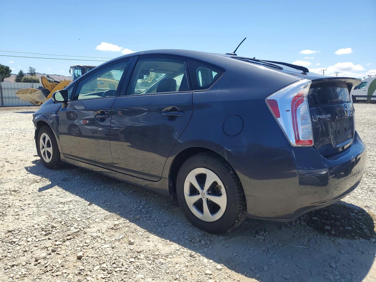 2015 Toyota Prius Four - Фото 2