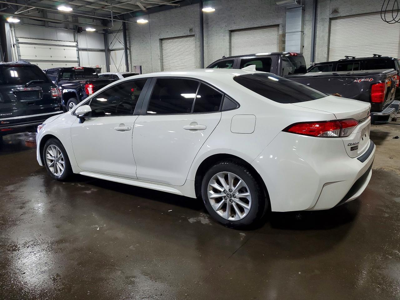 2021 Toyota Corolla Le - Фото 2