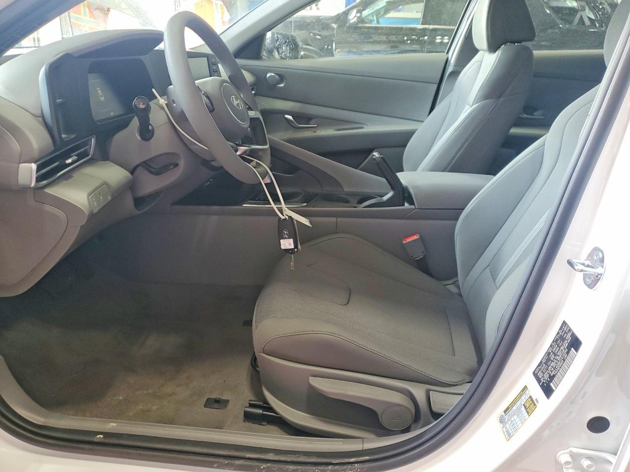 2026 Hyundai Elantra Se - Image 7
