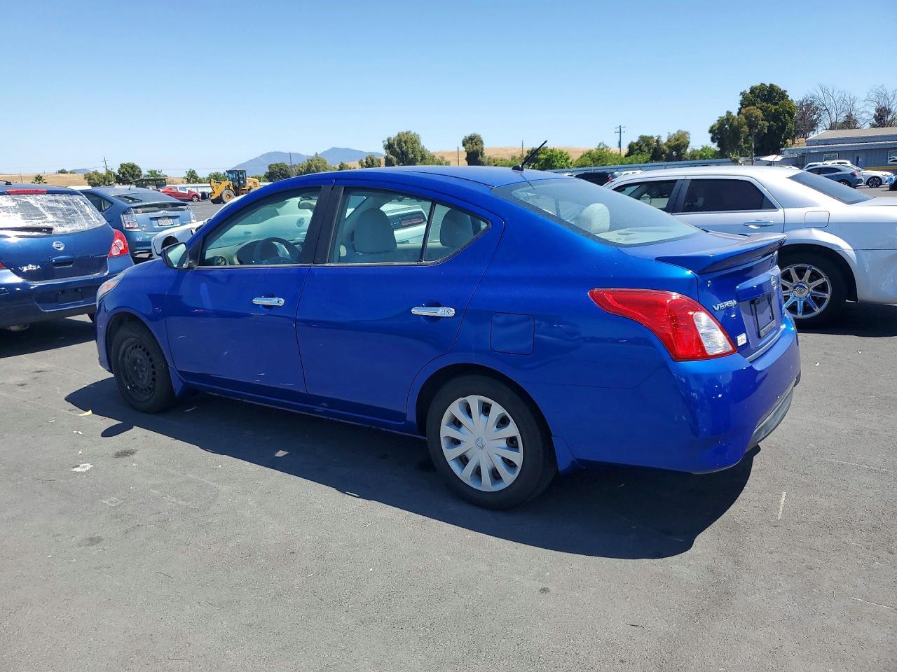2015 Nissan Versa 1.6 Sv - Фото 2