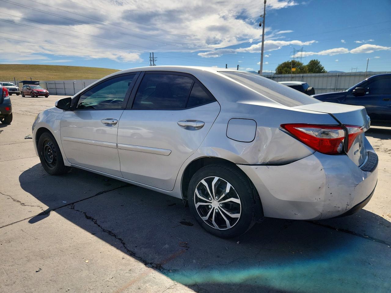2014 Toyota Corolla Le - Image 2