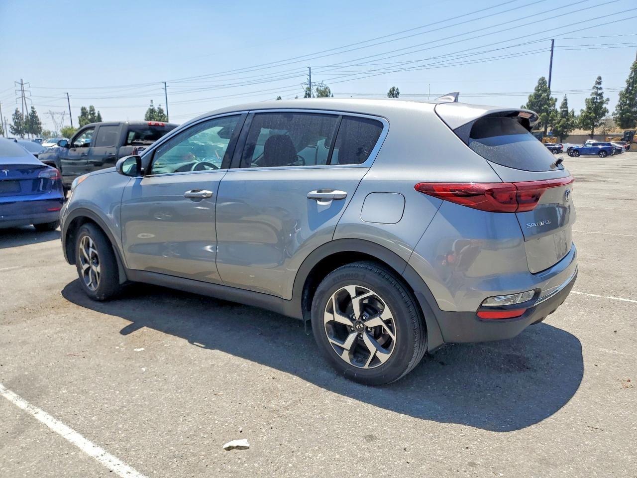 2022 Kia Sportage Lx - Image 2