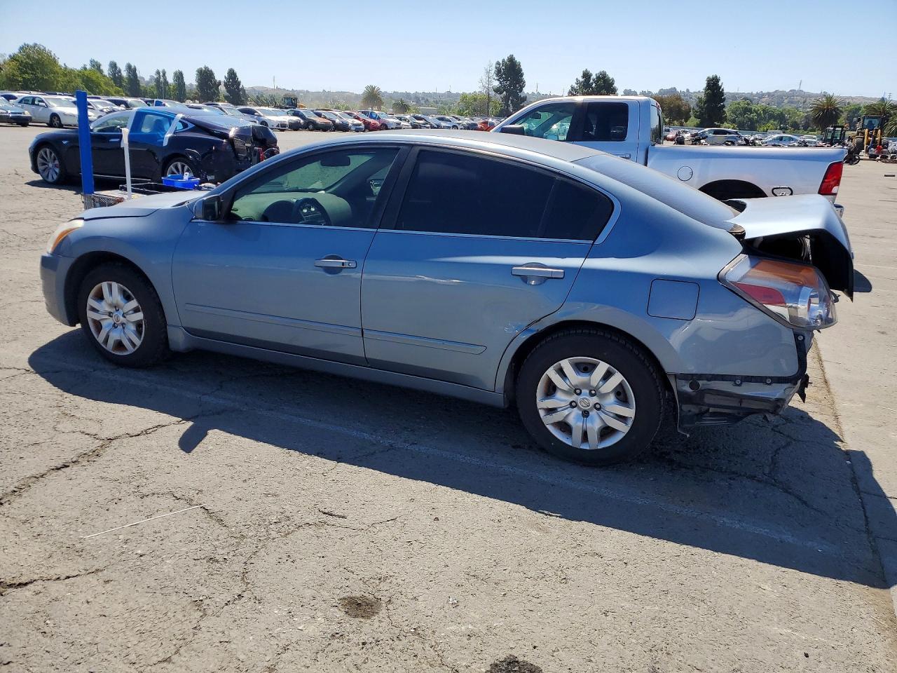 2010 Nissan Altima 2.5 - Image 2