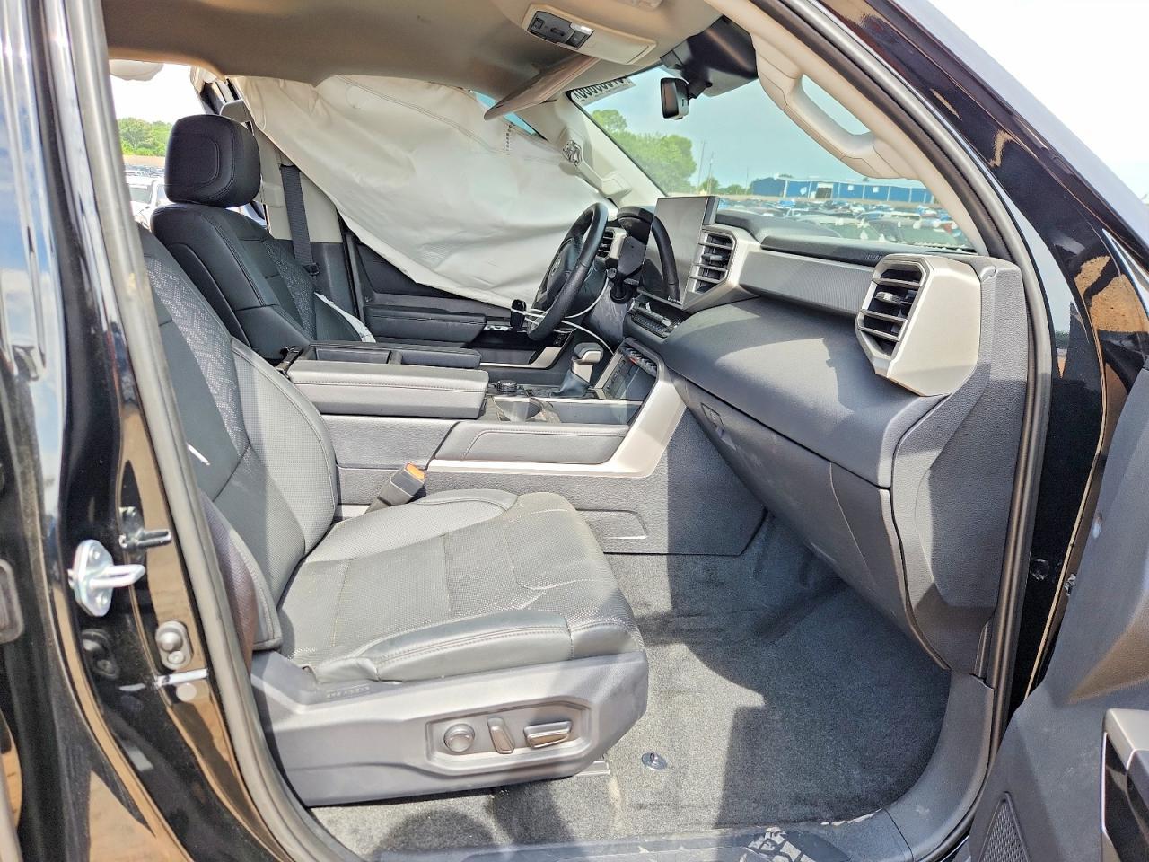 2024 Toyota Tundra Crewmax Limited - Image 7