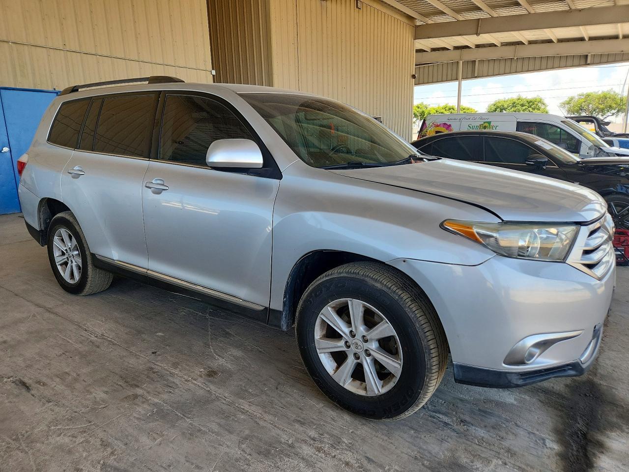 2011 Toyota Highlander Base - Фото 4