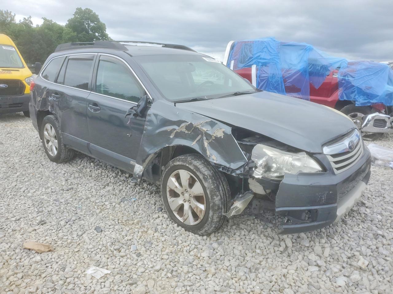 2011 Subaru Outback 3.6R Limited - Image 4