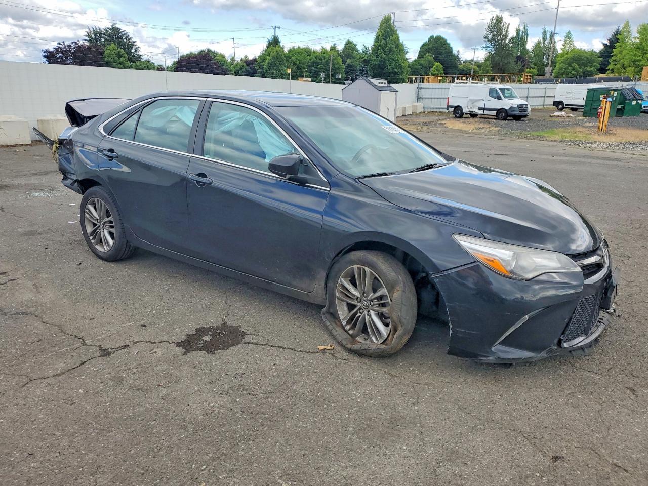 2017 Toyota Camry Se - Image 4