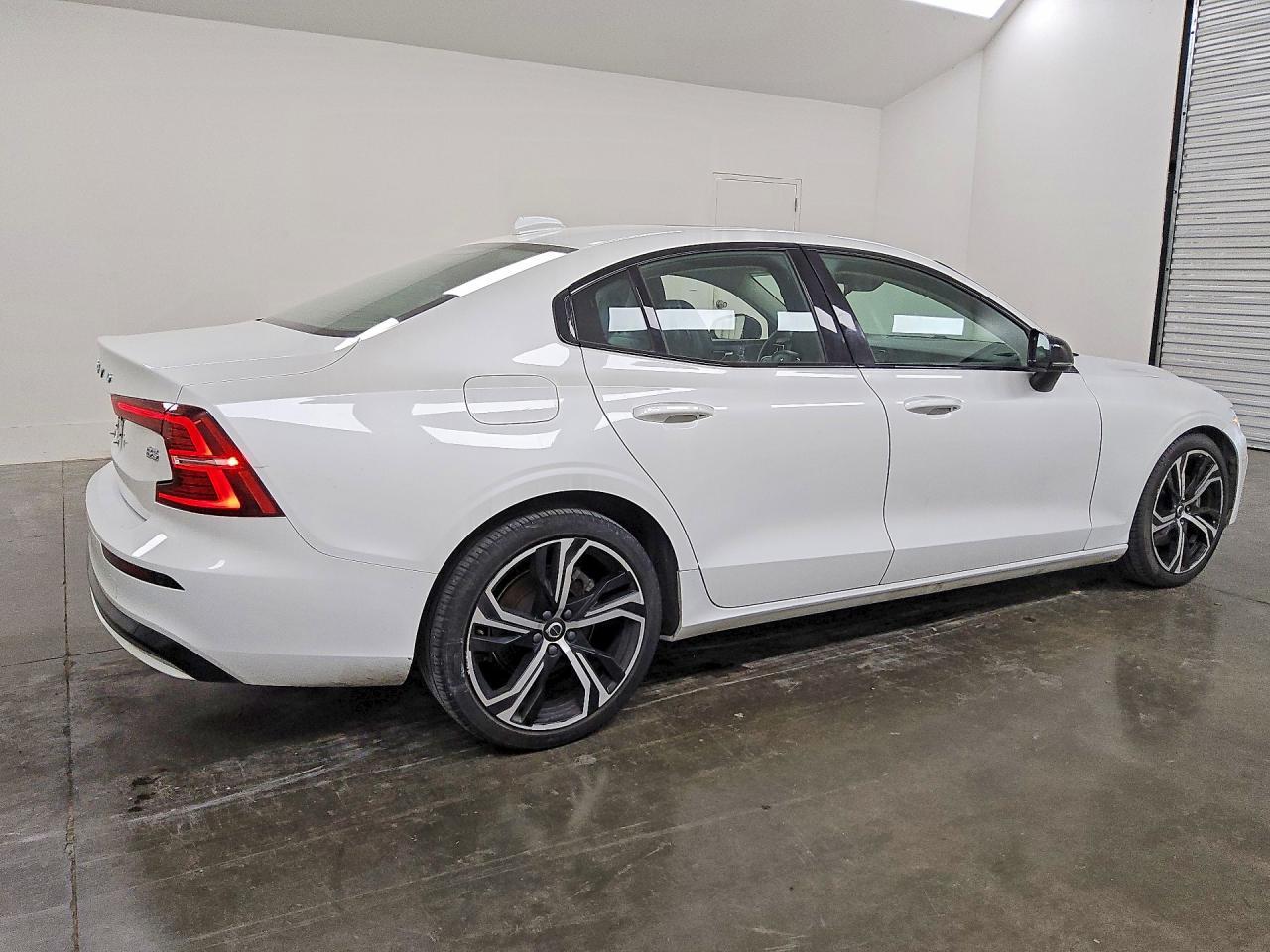 2024 Volvo S60 Core - Фото 3