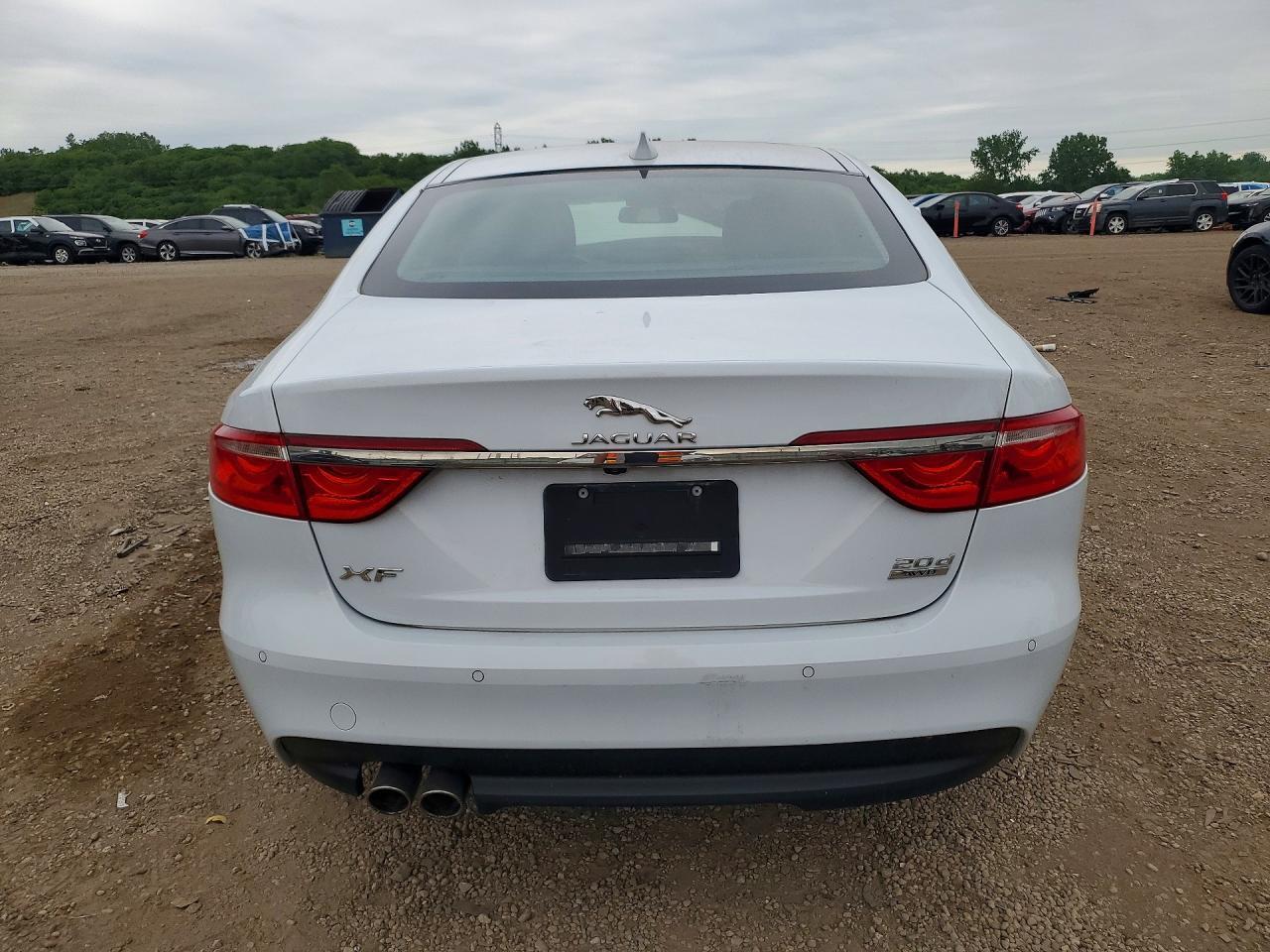 2017 Jaguar Xf Premium - Фото 6