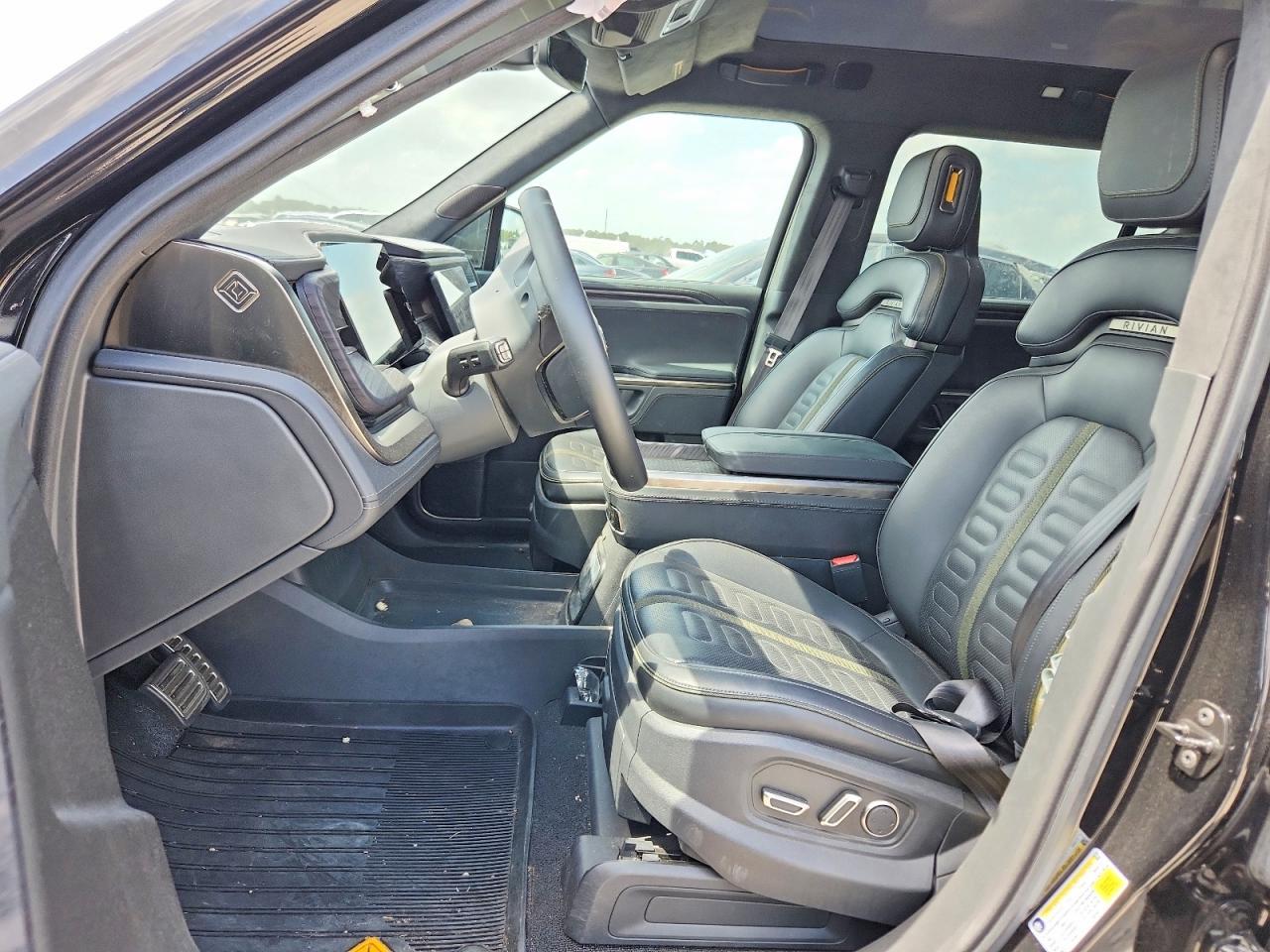 2024 Rivian R1S Adventure - Фото 7