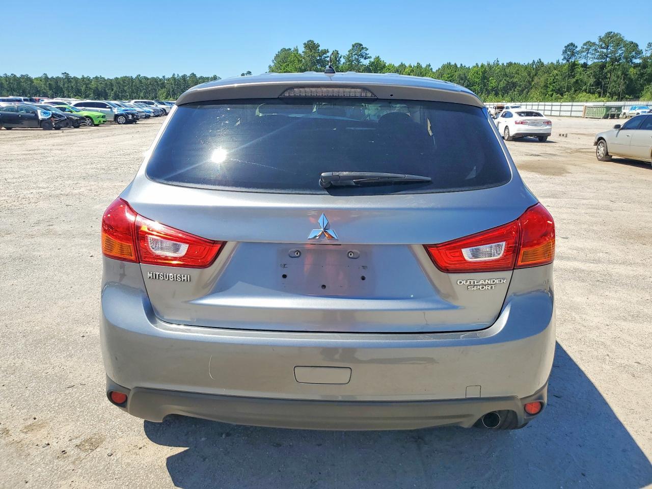 2014 Mitsubishi Outlander Sport Es - Image 6