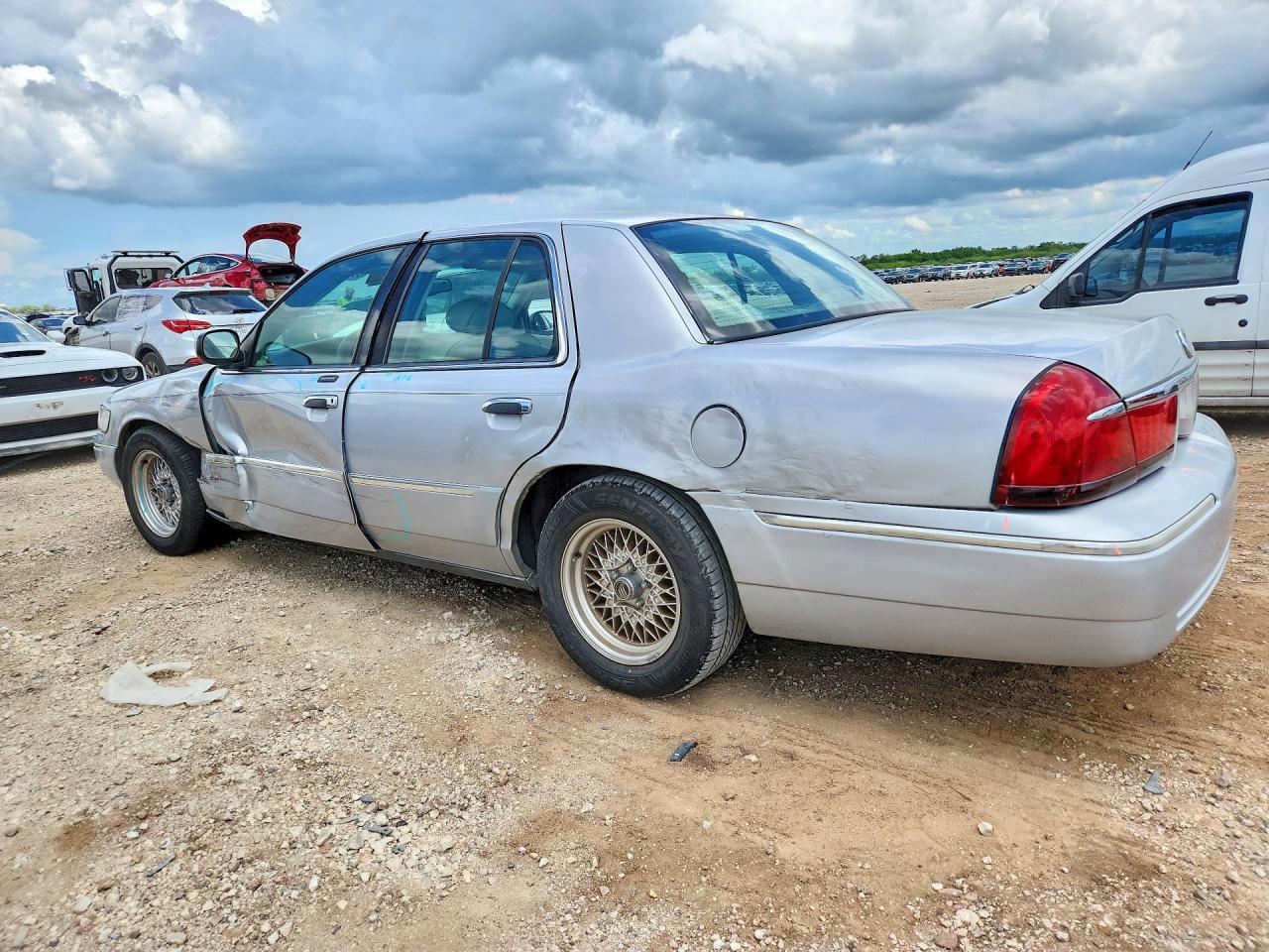 2001 Mercury Grand Marquis Ls - Image 2