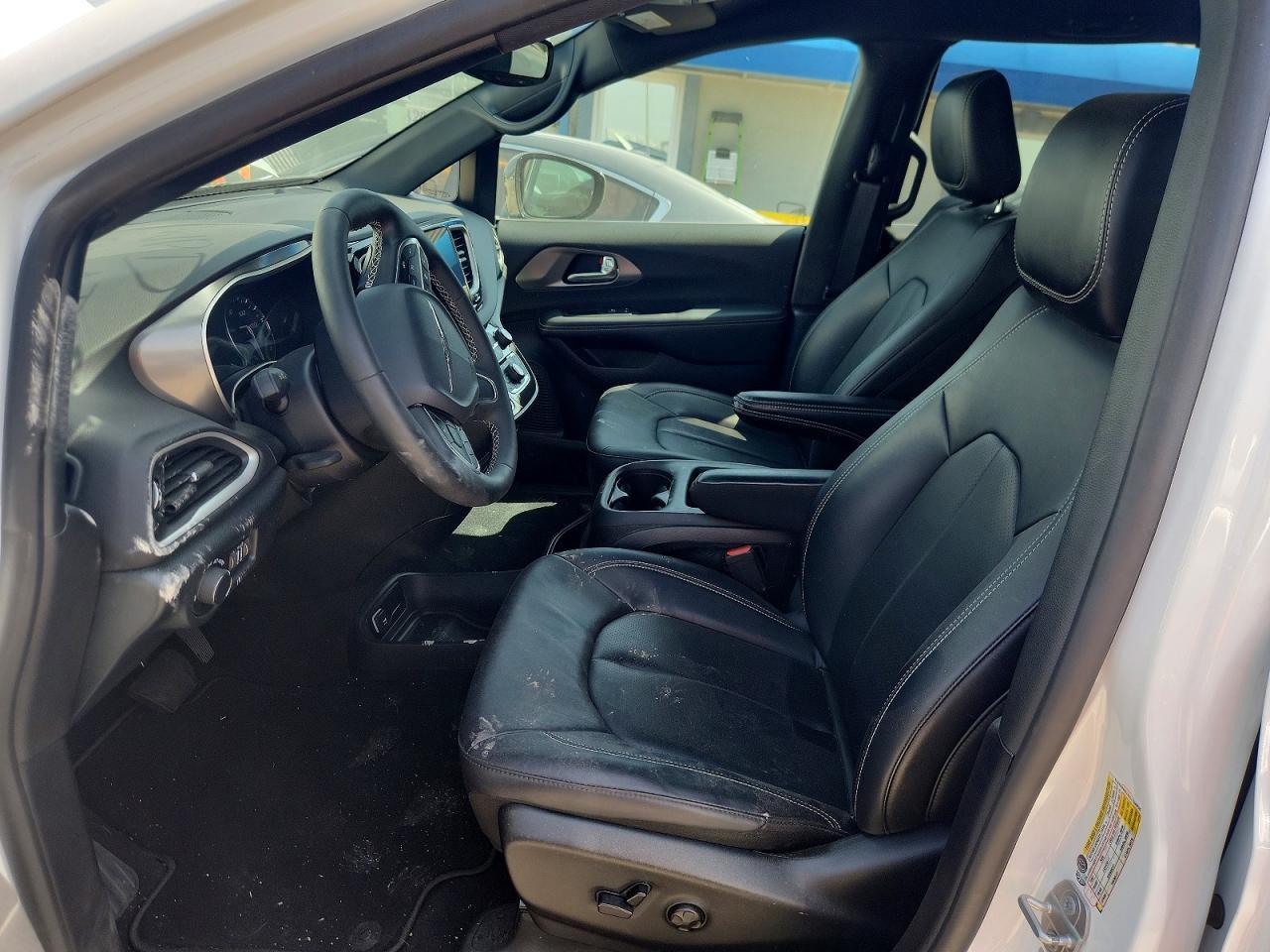2025 Chrysler Voyager Lx - Фото 7