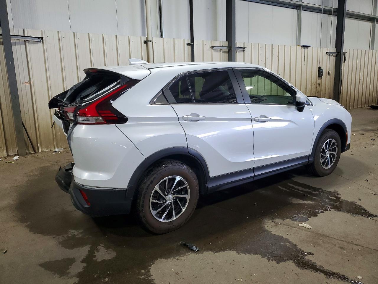 2022 Mitsubishi Eclipse Cross Es - Image 3