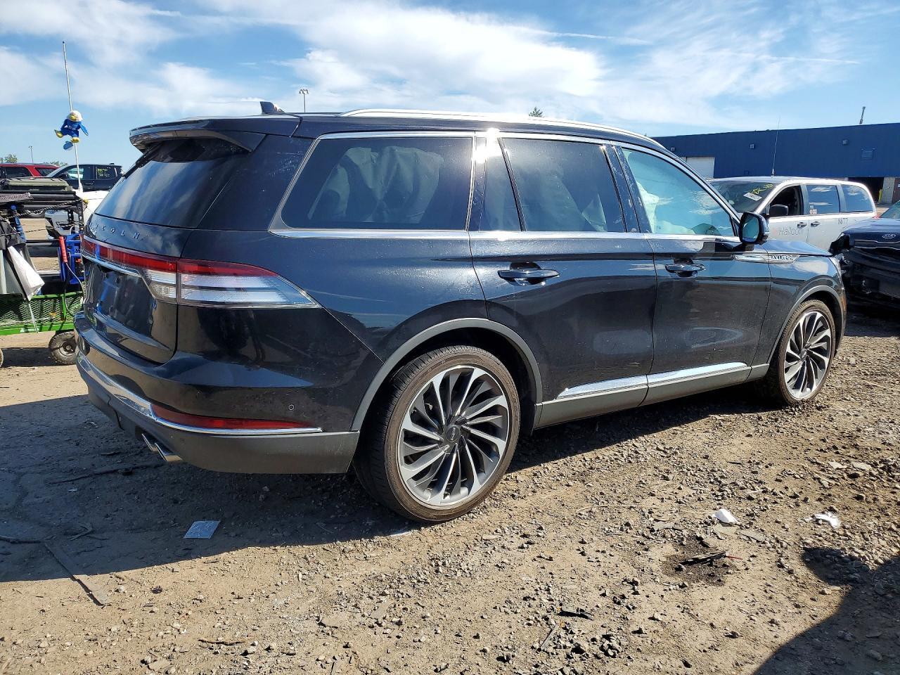 2020 Lincoln Aviator Reserve - Image 3
