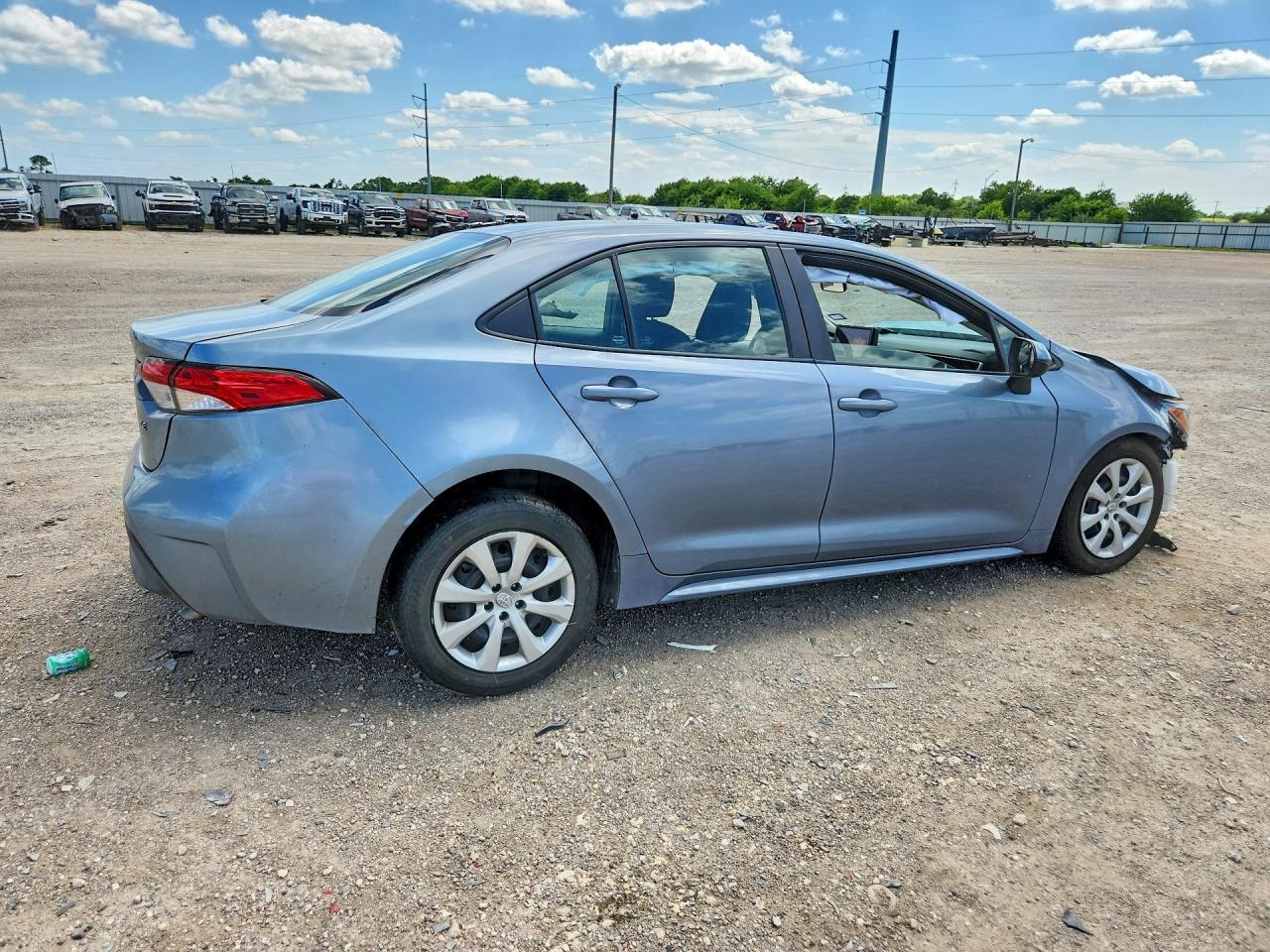 2023 Toyota Corolla Le - Image 3