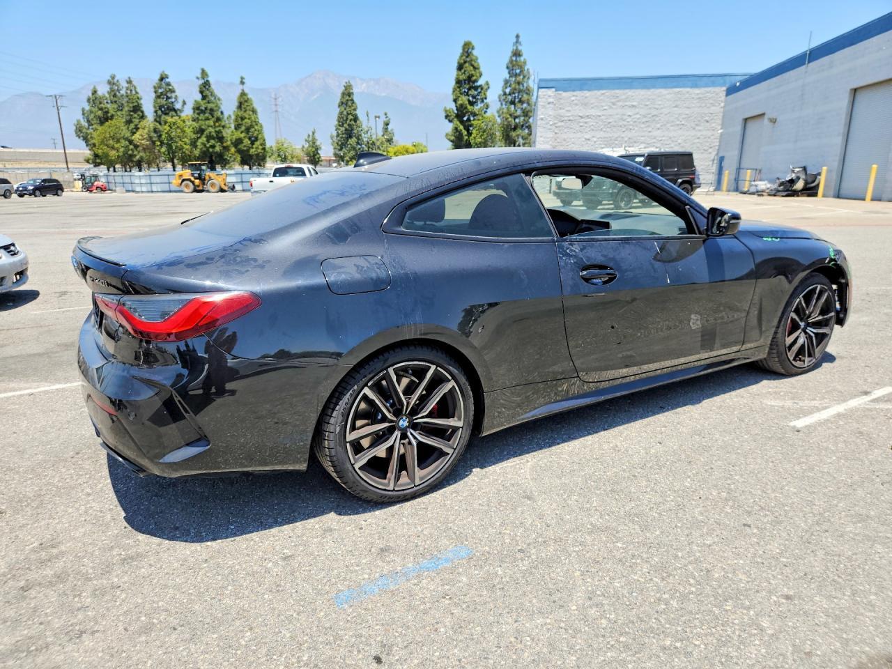 2022 BMW M4 - Фото 3