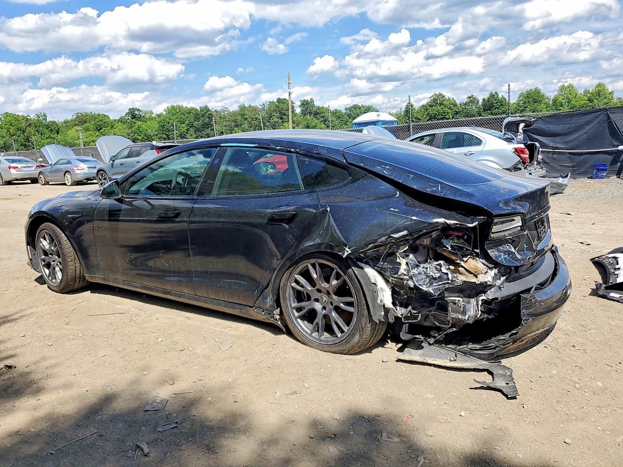 2022 Tesla Model S - Фото 2