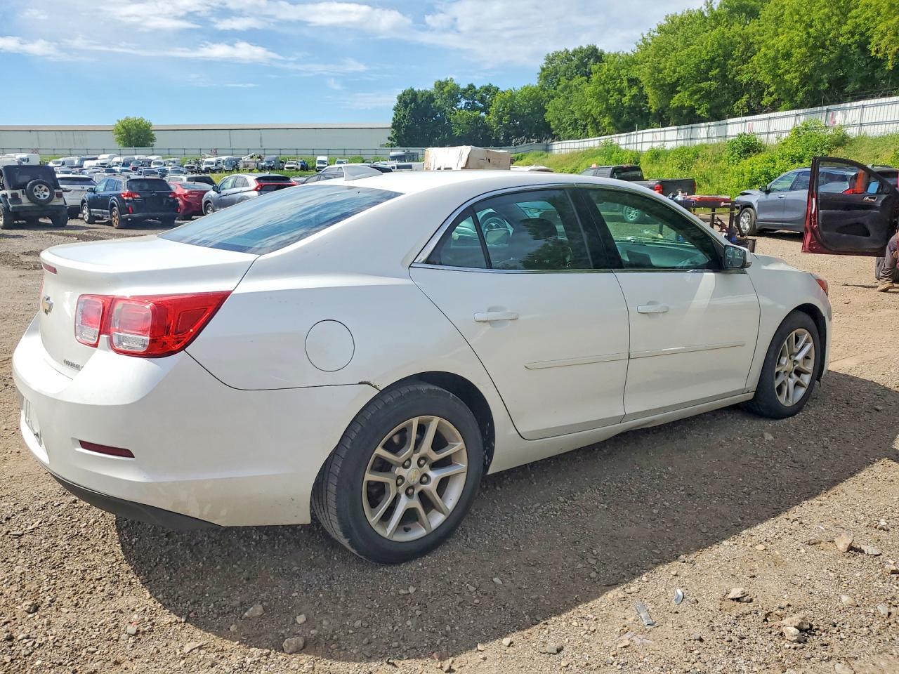 2015 Chevrolet Malibu 1Lt - Image 3