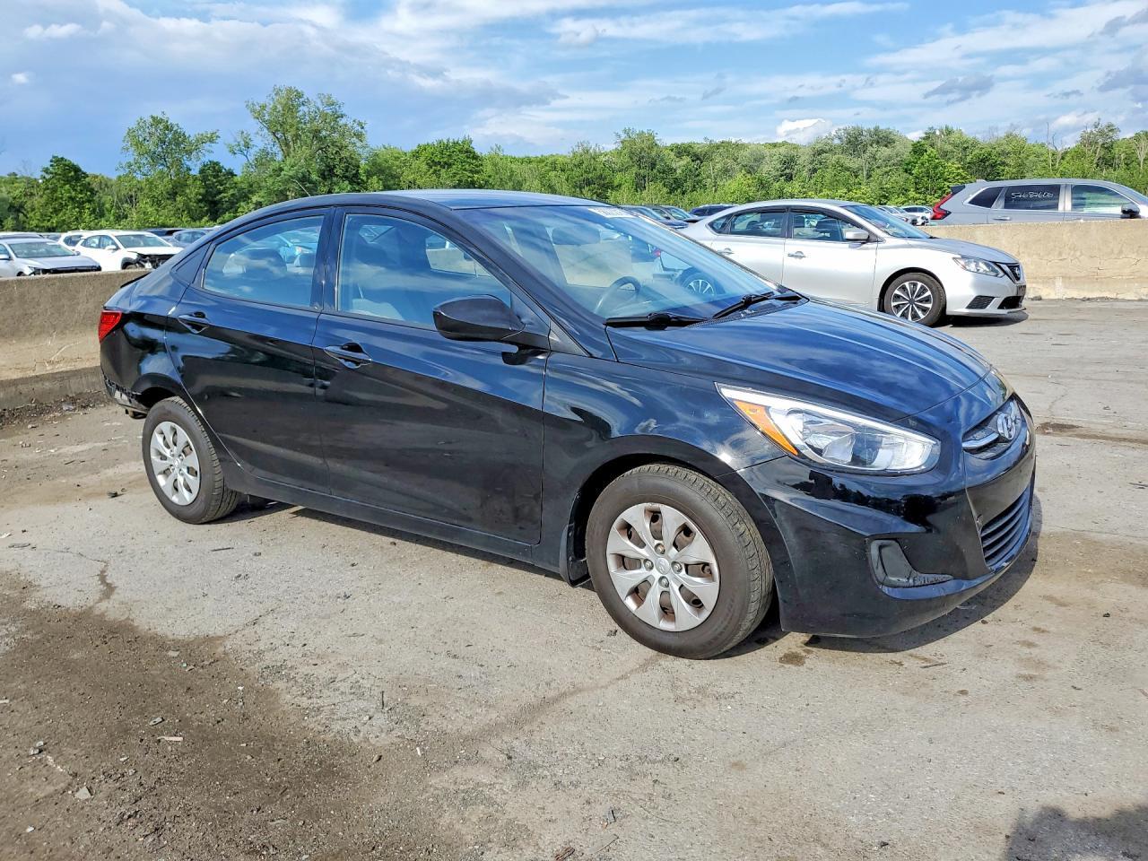 2016 Hyundai Accent Se - Фото 4