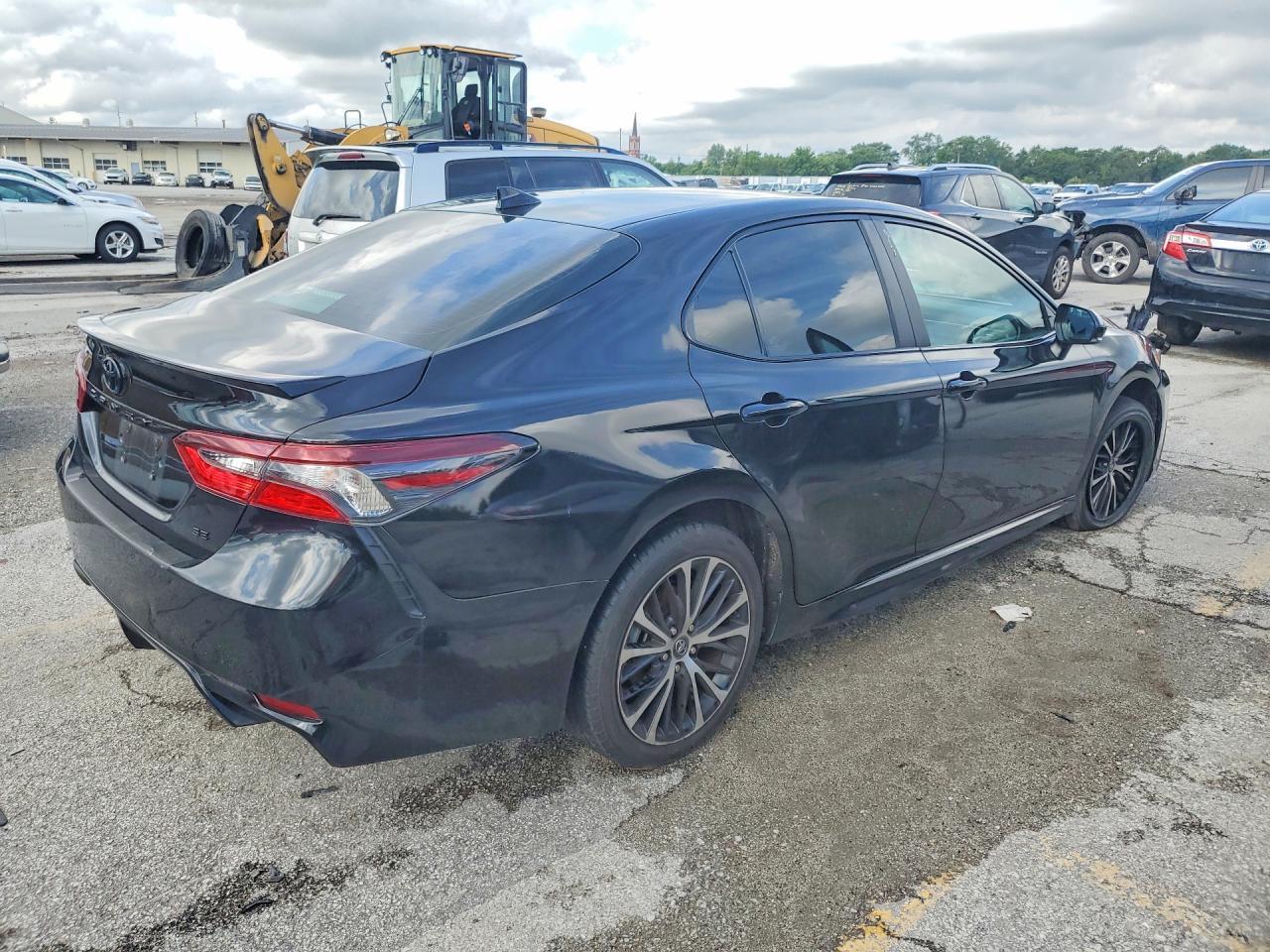 2024 Toyota Camry Hybrid Se Nightshade - Image 3