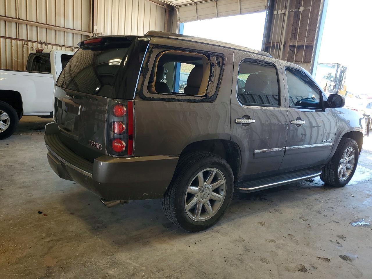 2011 GMC Yukon Denali - Фото 3