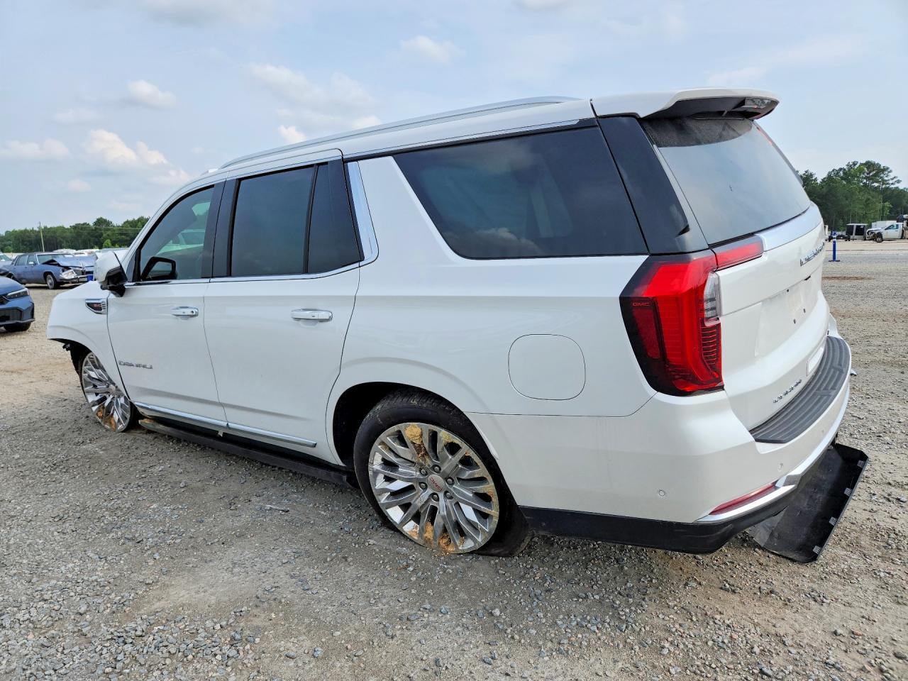 2025 GMC Yukon Denali - Image 2