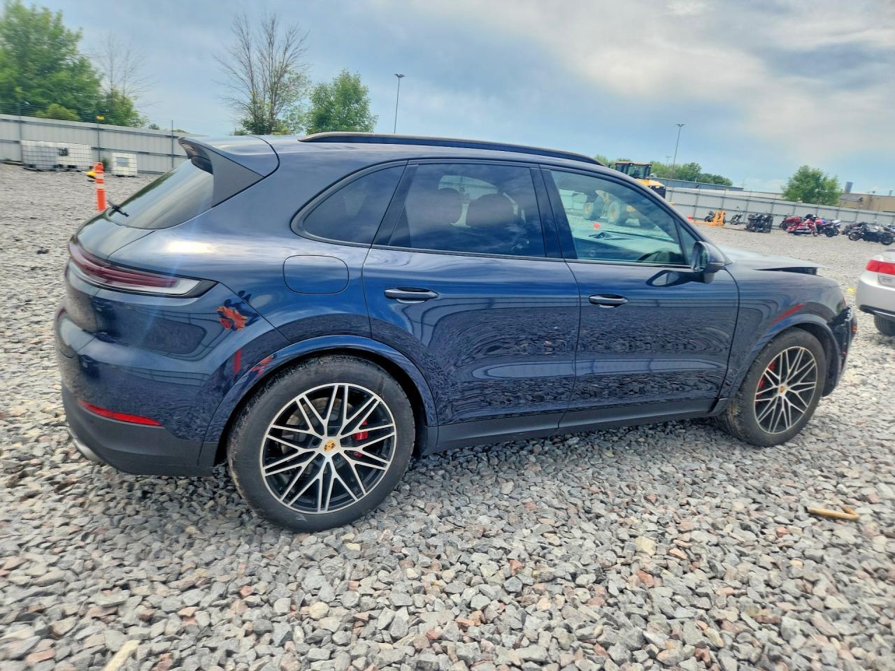 2024 Porsche Cayenne S - Image 3