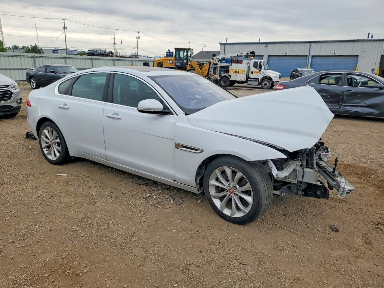 2017 Jaguar Xf Premium - Фото 4