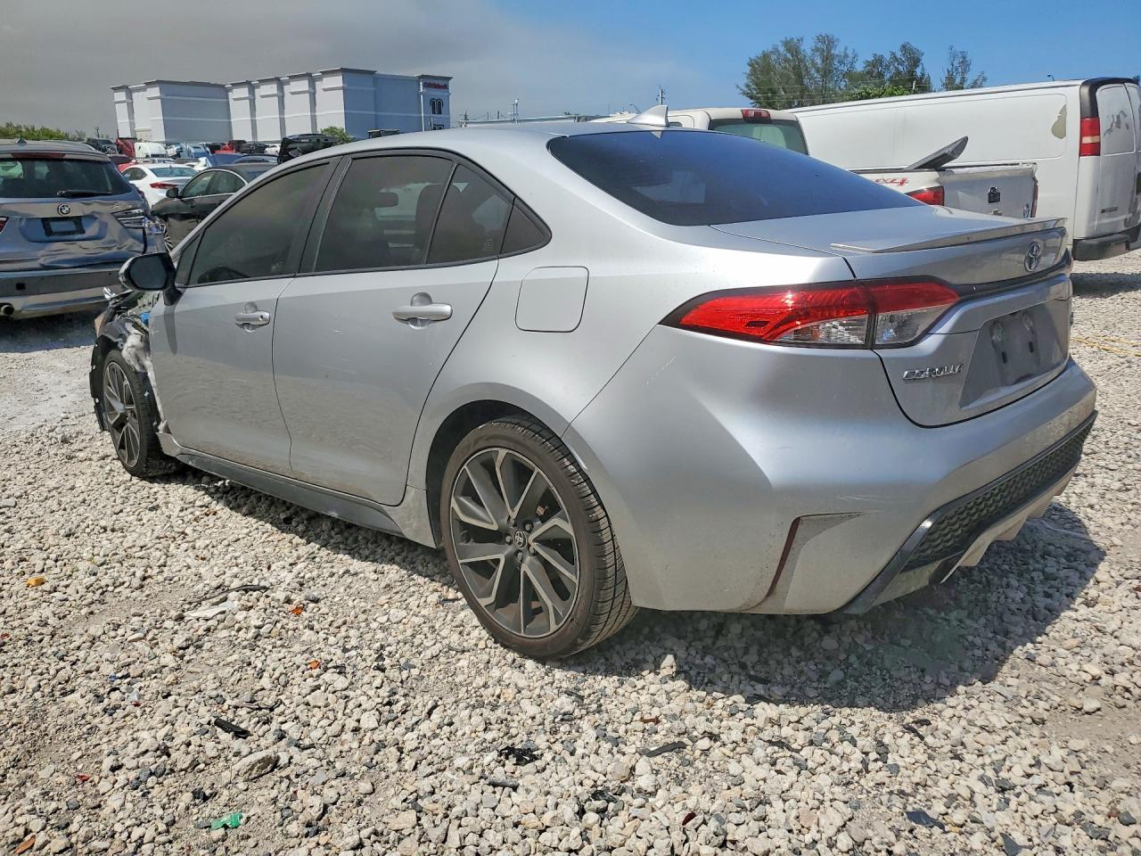 2020 Toyota Corolla Se - Image 2