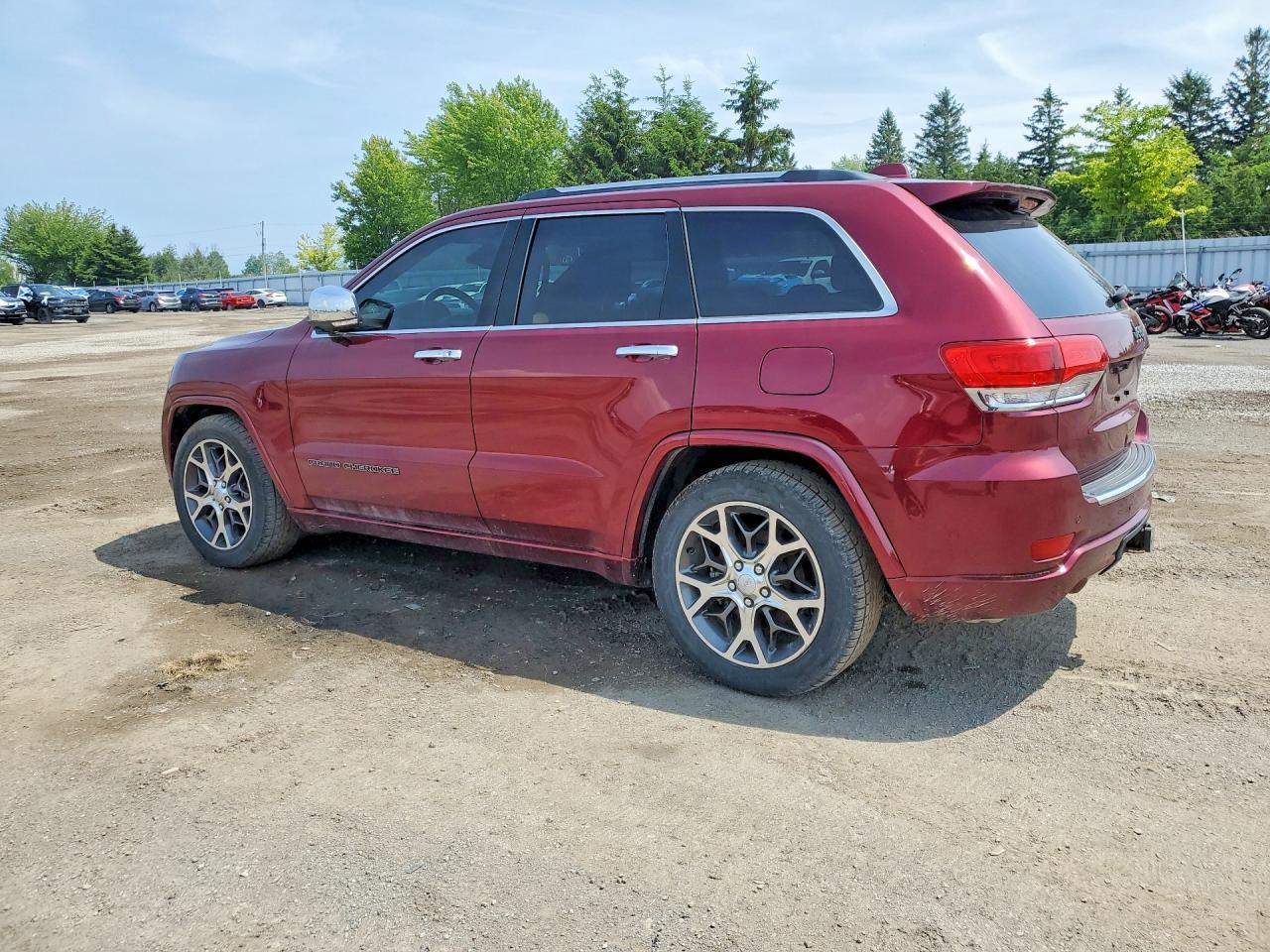 2021 Jeep Grand Cherokee Overland - Фото 2