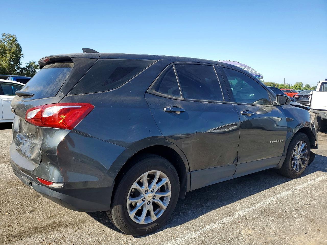 2019 Chevrolet Equinox Ls - Фото 3
