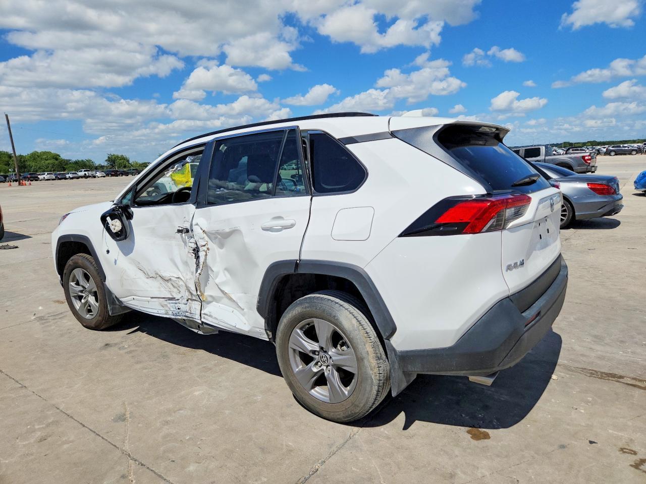 2024 Toyota Rav4 Xle - Фото 2