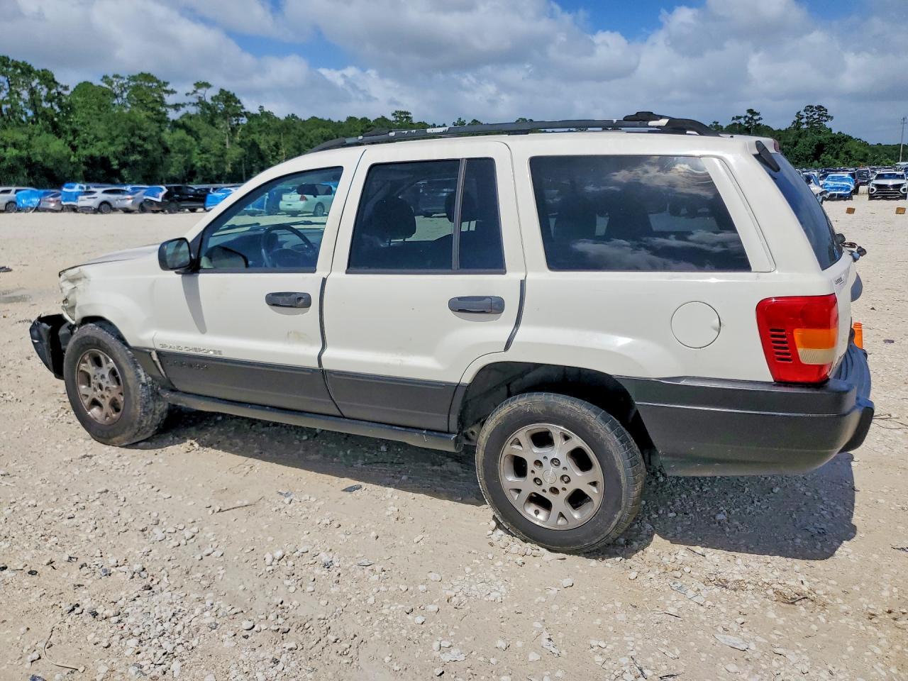 2001 Jeep Grand Cherokee Laredo - Image 2