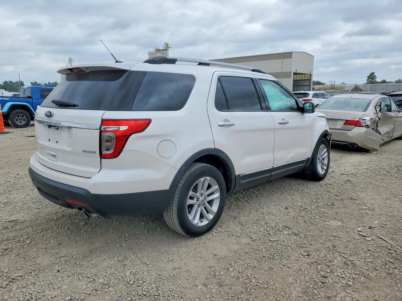 2013 Ford Explorer Xlt - Фото 3