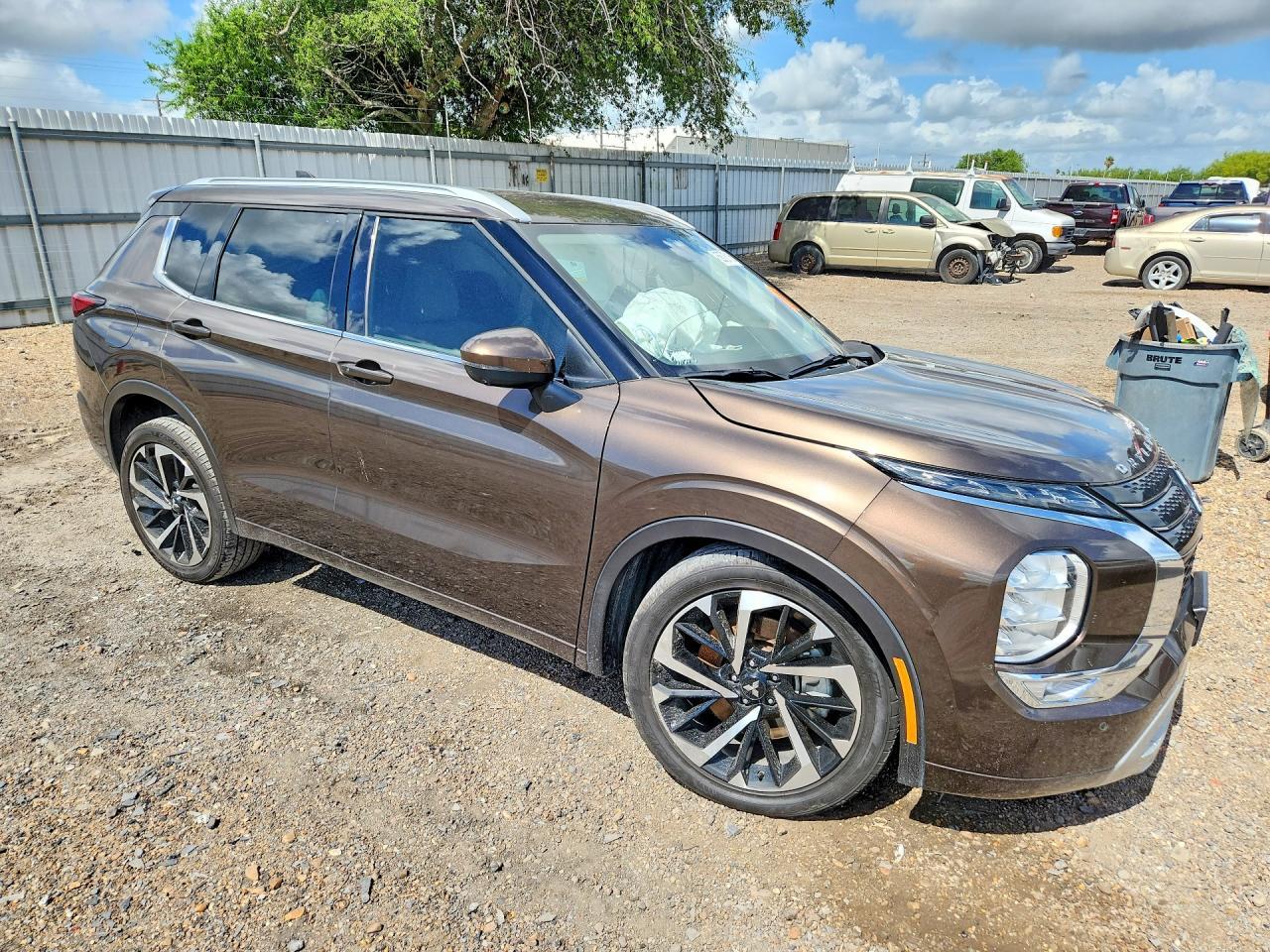 2023 Mitsubishi Outlander Sel - Фото 4