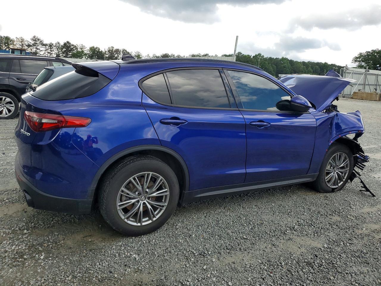2022 Alfa Romeo Stelvio - Image 3