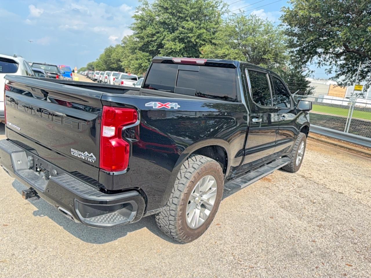 2021 Chevrolet Silverado K1500 High Country - Image 4