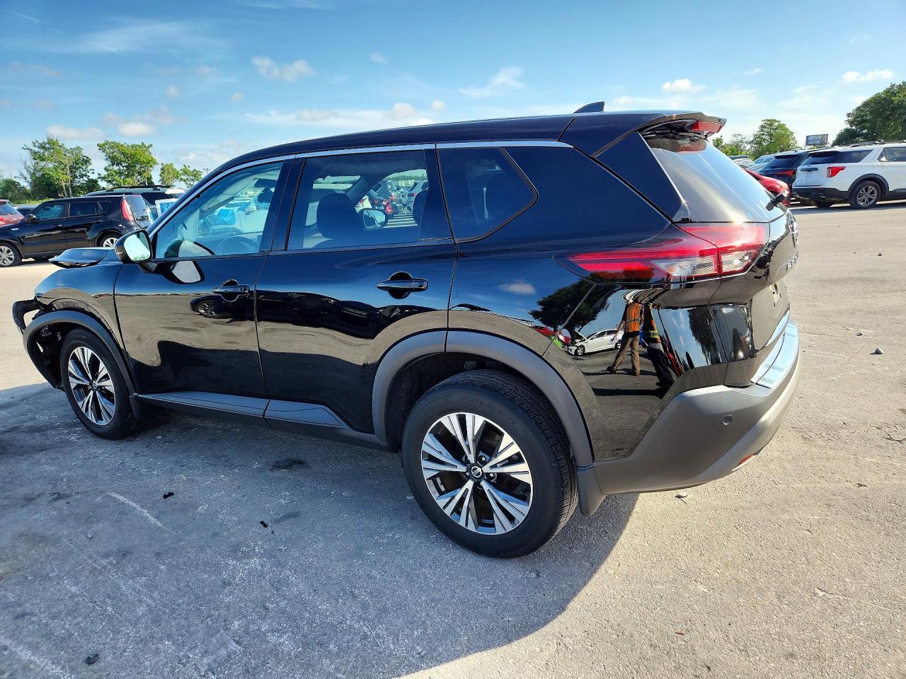 2021 Nissan Rogue Sv - Фото 2