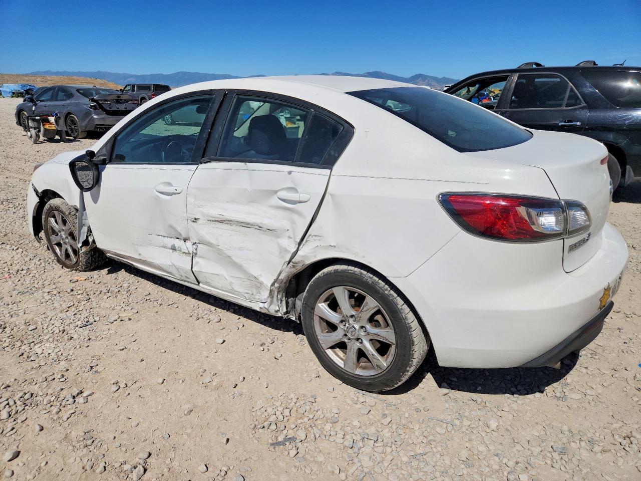 2011 Mazda 3 I - Фото 2