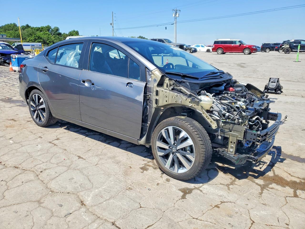 2022 Nissan Versa Sr - Фото 4