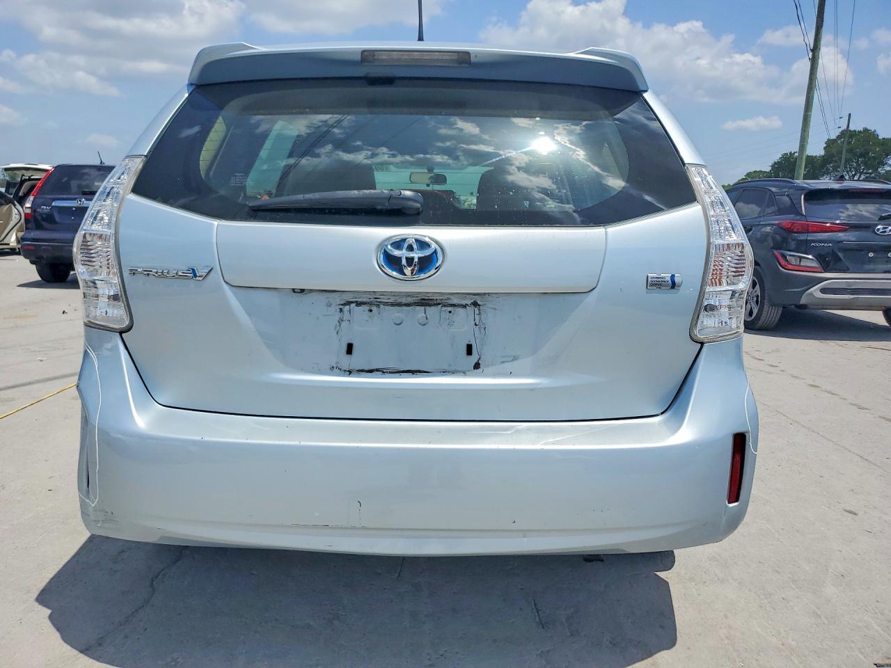 2012 Toyota Prius V Three - Image 6