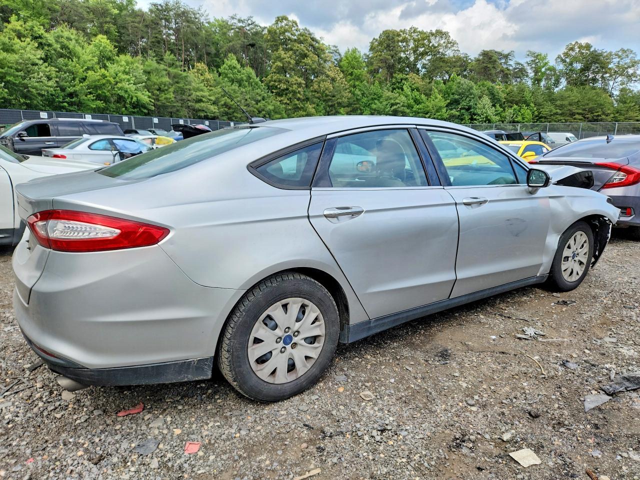 2013 Ford Fusion S - Фото 3