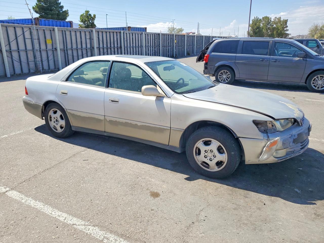 1997 Lexus Es 300 - Image 4