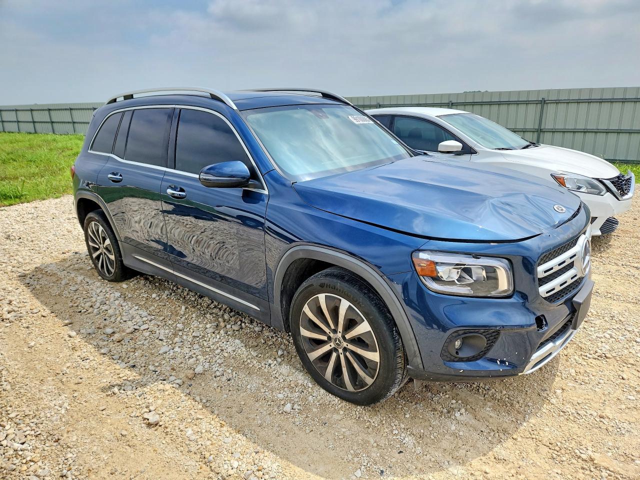2022 Mercedes-Benz Glb 250 - Image 4