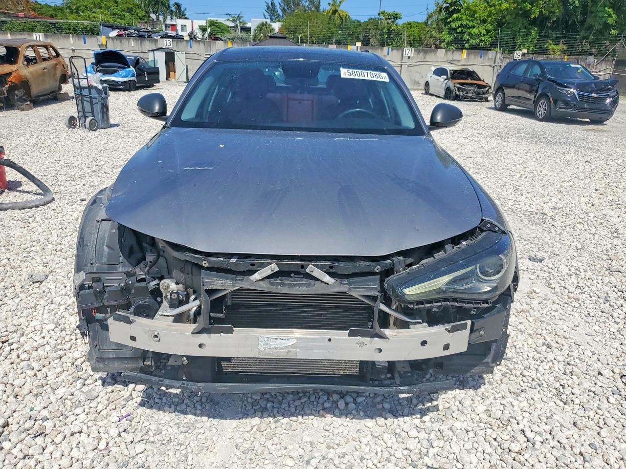 2019 Alfa Romeo Giulia - Image 5