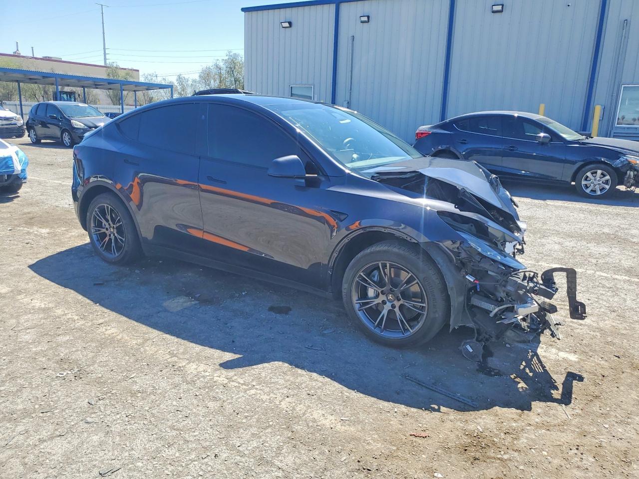 2024 Tesla Model Y - Фото 4